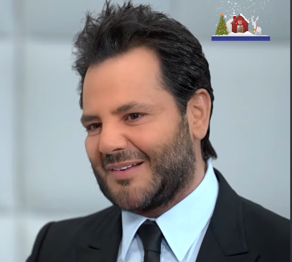 بقيت الاحظ حاجه في كل حلقه و بجد مش بشوفه غير مع ماغي 
أن أي مذيع أو مذيعه ماغي بتطلع معاهم بيكون في نظره حب و لمعه في عيونهم مش موجوده مع ولا ضيف غيرها
مش بس نيشان كتار طلعت معاهم و النظره متغيرتش
و بصراحه بفهمهم مين يبقي قدامه القمر والجمال دة و متقاش عينه بتلمع
<a href="/MaguyBouGhosn/">Maguy Bou Ghosn</a>