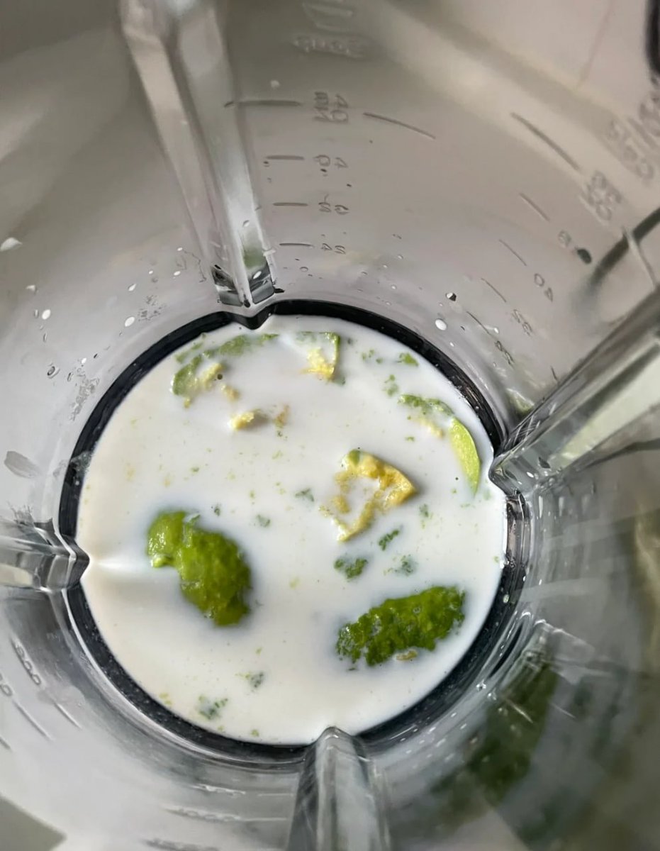 Eliza8bll's tweet photo. Sweet shake 🥤🍦, creamy swirl, fruity vibes, cold glass ❄️🥛, sip joy 😋, refreshing mood 💖, happy sip 🥤, forever love 💕. https://t.co/VGWni6N5Uj