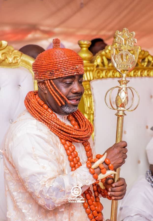 IjawMemoirs's tweet image. PHOTO STORY: Behold His Royal Majesty, Eseimokumo Ogonikara, Oguruyeke, Okrimini, the newly installed Ibenanaowei of Tubutoru Kingdom, an Ijaw Kingdom in Odigbo Local Government Area of Ondo State.

#GbaramatuVoice #Ijaw #OndoState