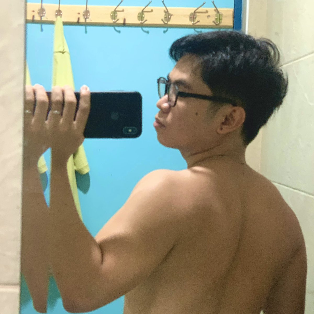 JoshMontz's tweet photo. May naligaw lang na isa https://t.co/Slu2F7W7gH
