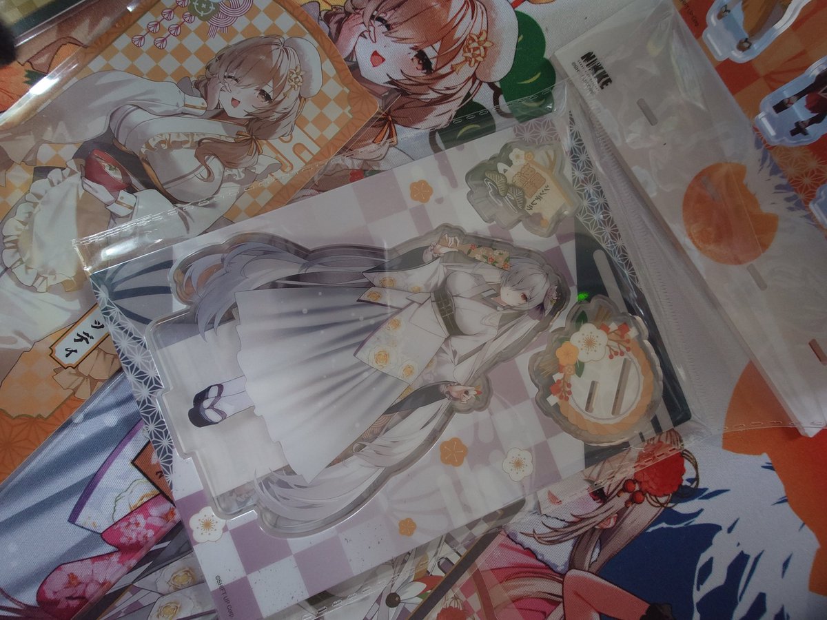 知ってて買ってるけどこれ交換してもらうかどうかなやむ。 ちゃんと版