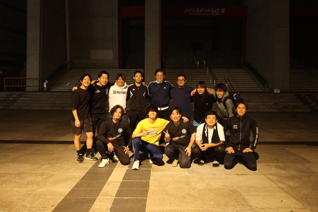 parakeet_diary's tweet photo. 【パラキート振り返り2025_17】5月31日　レオピン杯初日の夜、ソーシャルフットボールチーム「Intervalo大阪」の練習にお邪魔させてもらいました。30分ほどの滞在でしたが、２ゲーム参加させてもらって１得点。両チームの選手から祝福してもらえて、思い出に残る1点となりました。素敵なチームです！ https://t.co/wyaWpKtJak