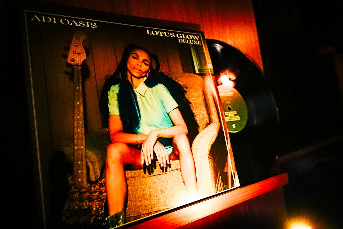 届いたレコード Lotus Glow Adi Oasis フレンチカリビアンのベーシスト