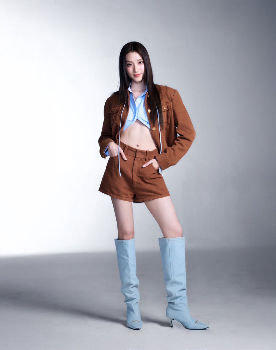 CHANGEARTIST_'s tweet image. ออมทอง ณัฎฐา ภาภิรมย์  
Aomtong Nudtha Papirom

IG : aomcitalalita
WEIBO : Aomthong

#CHANGEArtist