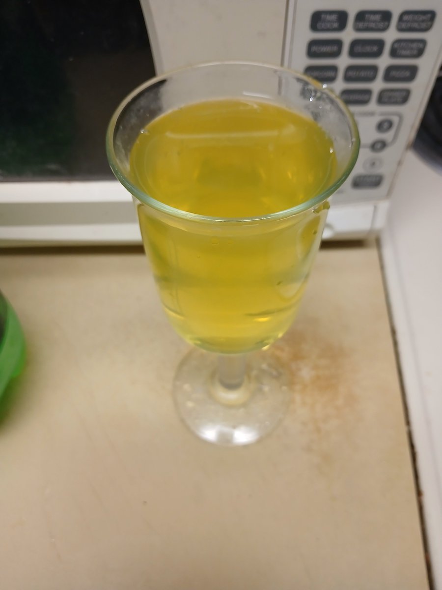 HungVampBrian's tweet photo. #MtnDew #2liter #LoopStraw #YellowLoopStraw https://t.co/C8lDjVnC3m