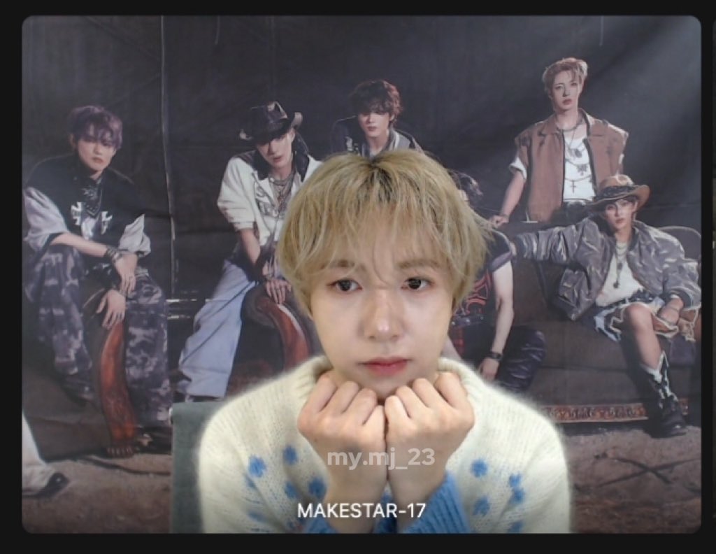 쥔모닝!!!🙋\u200d♀️🙋\u200d♀️🙋\u200d♀️ 아들 오늘하루도 쥔짜쥔짜 좋은하루 보내는거예요!!!💛💛💛 애기 크리스마스  이브예요!!!🎄🎄🎄 일하고있을것 같지만 행복한추억 주변사람들이랑 만들고 따뜻한음식 먹어요!!!🫶🫶🫶 꼭 이시기에 선물  준비했던 런쥔이의 이쁜마음이 ..., image size:1024x792