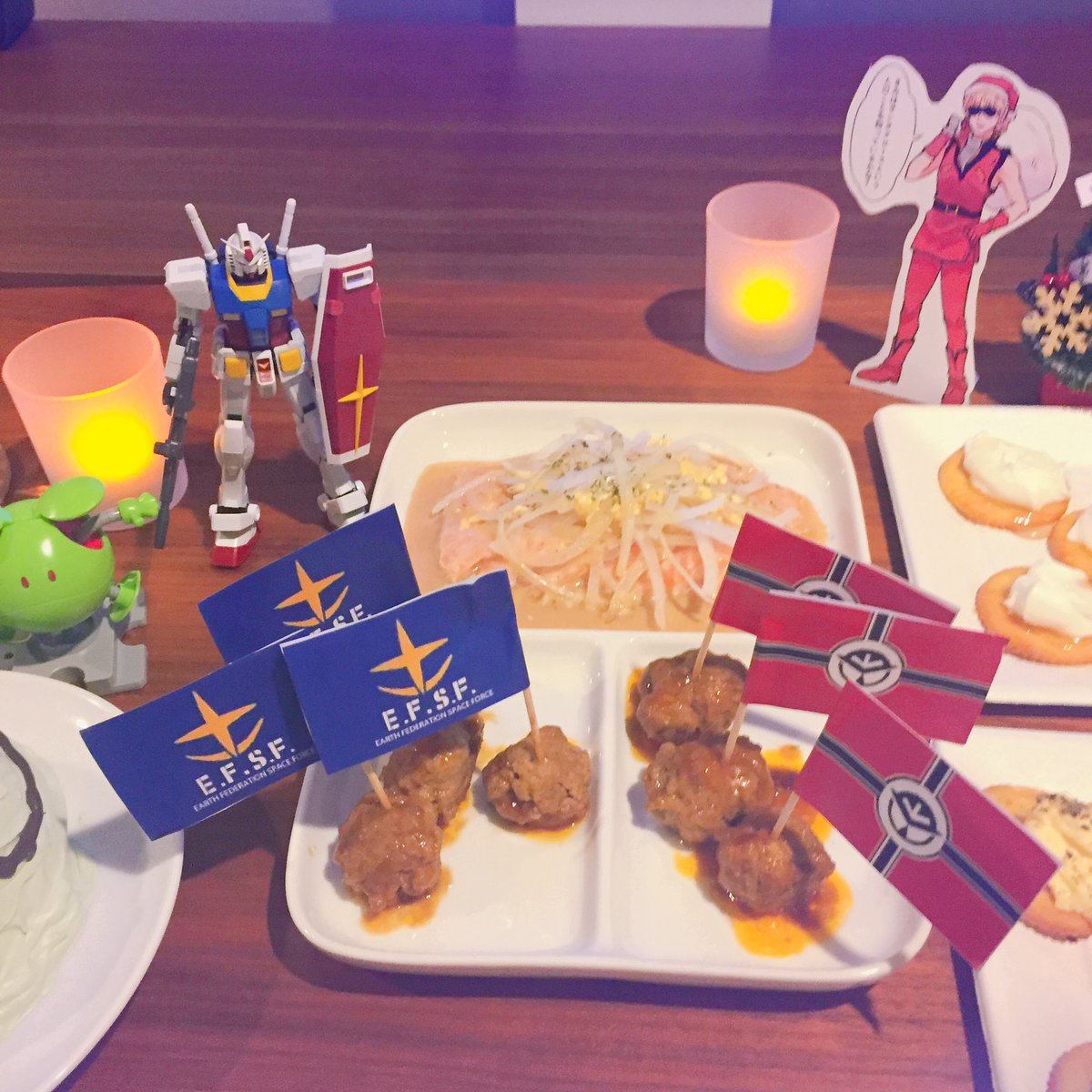 昔のガンダムクリスマス写真出て来た!!ジオンの国旗間違えてるのアホすぎる 