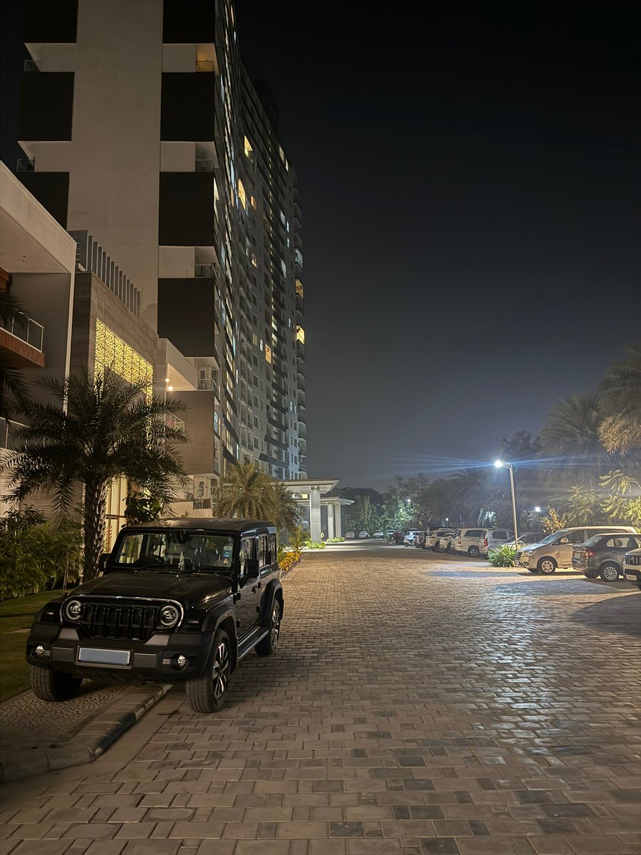 ShivrattanDhil1's tweet image. Imagine a premium Chandigarh society where hundreds of cars are neatly parked in basements and designated areas and then there’s this one Thar owner who chooses to ruin the order. This is exactly the mentality I question! ☺️