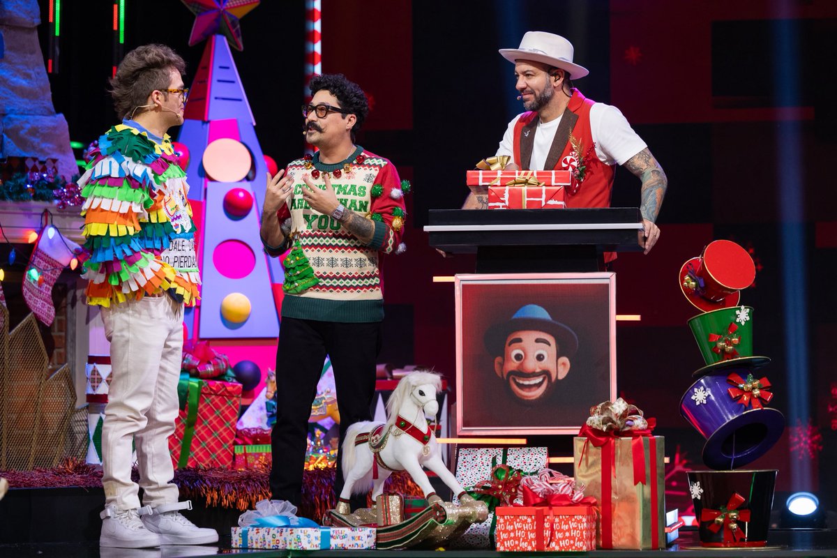 MeCaigoDeRisa's tweet photo. Todos lloramos con ese regalo de @MauNieto a @yuremrojas. Definitivamente los amigos de verdad están en los momentos que más los necesitas.✨#MeCaigoDeRisa https://t.co/6ftv7Cosr3