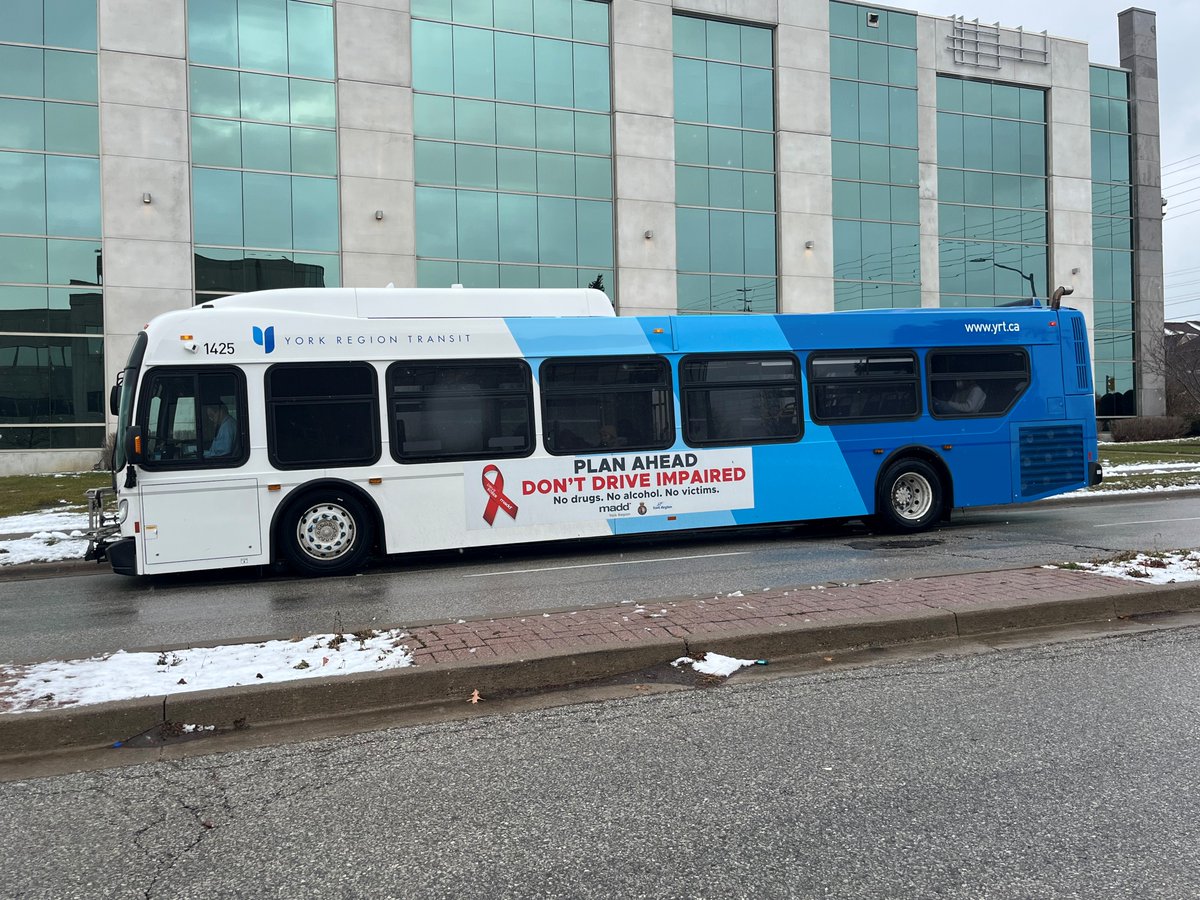 maddcanada's tweet photo. Spotted in Thornhill, Ontario. #Props to @YRTviva + @MADDYorkRegion for raising awareness about impaired driving. #ProjectRedRibbon 🙌 https://t.co/uAeeTOH1M1