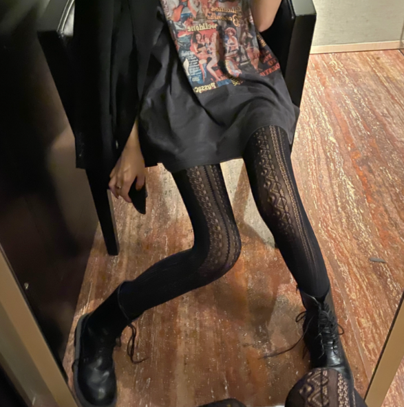 muu98566's tweet photo. 黑絲包住的，不只是腿，還有今天不太乖的心情
誰來幫我拆開？
#台中個工 #台中紓壓 #泰國浴澡SPA #泡泡奶推 #小親吻 #摩擦秘辛 #無膜吹 #龍根底筋 #深毒龍 #互舔式69 #色沐以 #腿控必約 https://t.co/KjvjsNcQQB