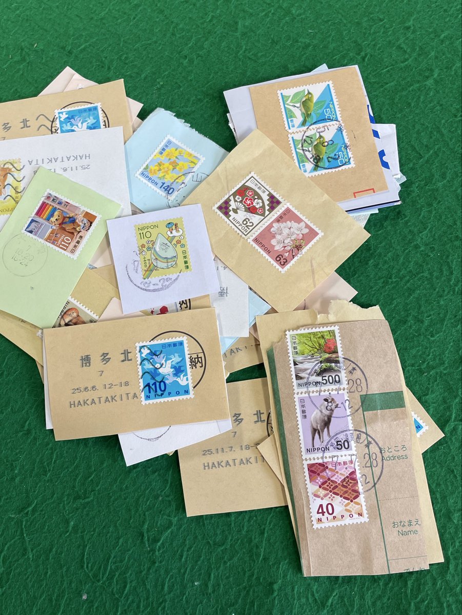 nairejorio's tweet photo. おはジョリオ💫

クリスマスイブ🎄ですね

『年末に使用済み切手を送る』

というジョリオの恒例行事を遂行いたしました

近年では郵送が減り
このように切手を眺める時間は、とても有意義に感じます☺️

送り先であるJVCの詳細は次のポストでご確認いただけます
 #企業公式が毎朝地元の天気を言い合う https://t.co/xeej66kQxG