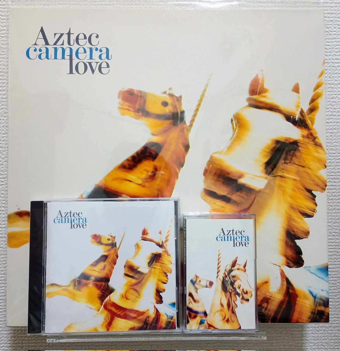 Jcatcatcom's tweet photo. #NowPlaying️
Aztec Camera/love(1987)
クリスマスには、アズテックカメラのloveを🌲世界中に愛が届きますように✨️カセットには入っていませんが、loveのexpandedに収録の素晴らしいカバー「The Red Flag」もおすすめ🌲↓
https://t.co/Og9mDELaKP
#FIIO #CP13 #カセットテープ #レコード #CD https://t.co/ScFlNdEOZi