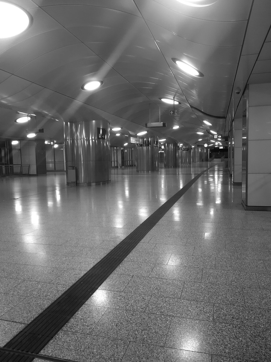 brandiwein1982's tweet image. Just a short pre Christmas stop on my city to watch #TheFifthStep by @NTLive. 🙏
Saw it in London together with @anastasis and @glancingcolours. The filmed performance was really good! @leeannrvn, think I saw you. 😄
Enjoyed my own little Christmas present very much. 😊