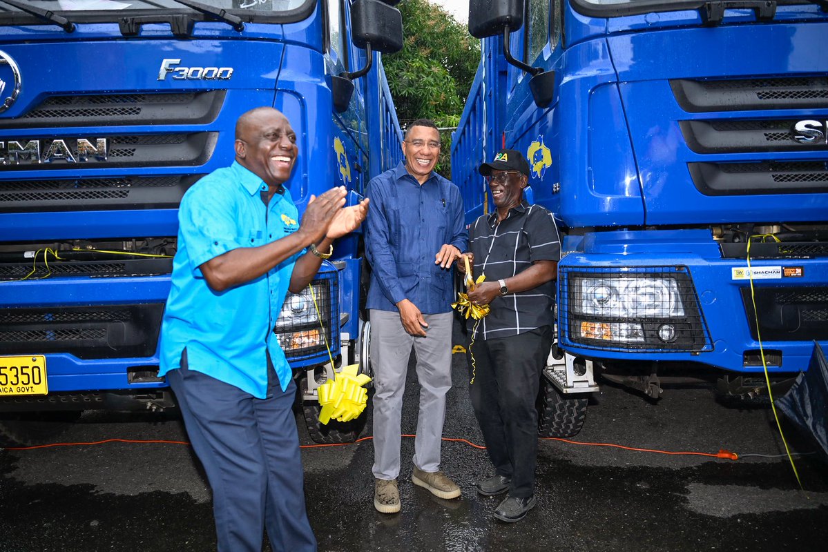 AndrewHolnessJM's tweet image. This morning, we officially handed over ten new tipper trucks to the National Solid Waste Management Authority, strengthening Jamaica’s capacity to respond quickly and effectively to disasters.

These trucks will play a critical role in debris removal, waste management, and…