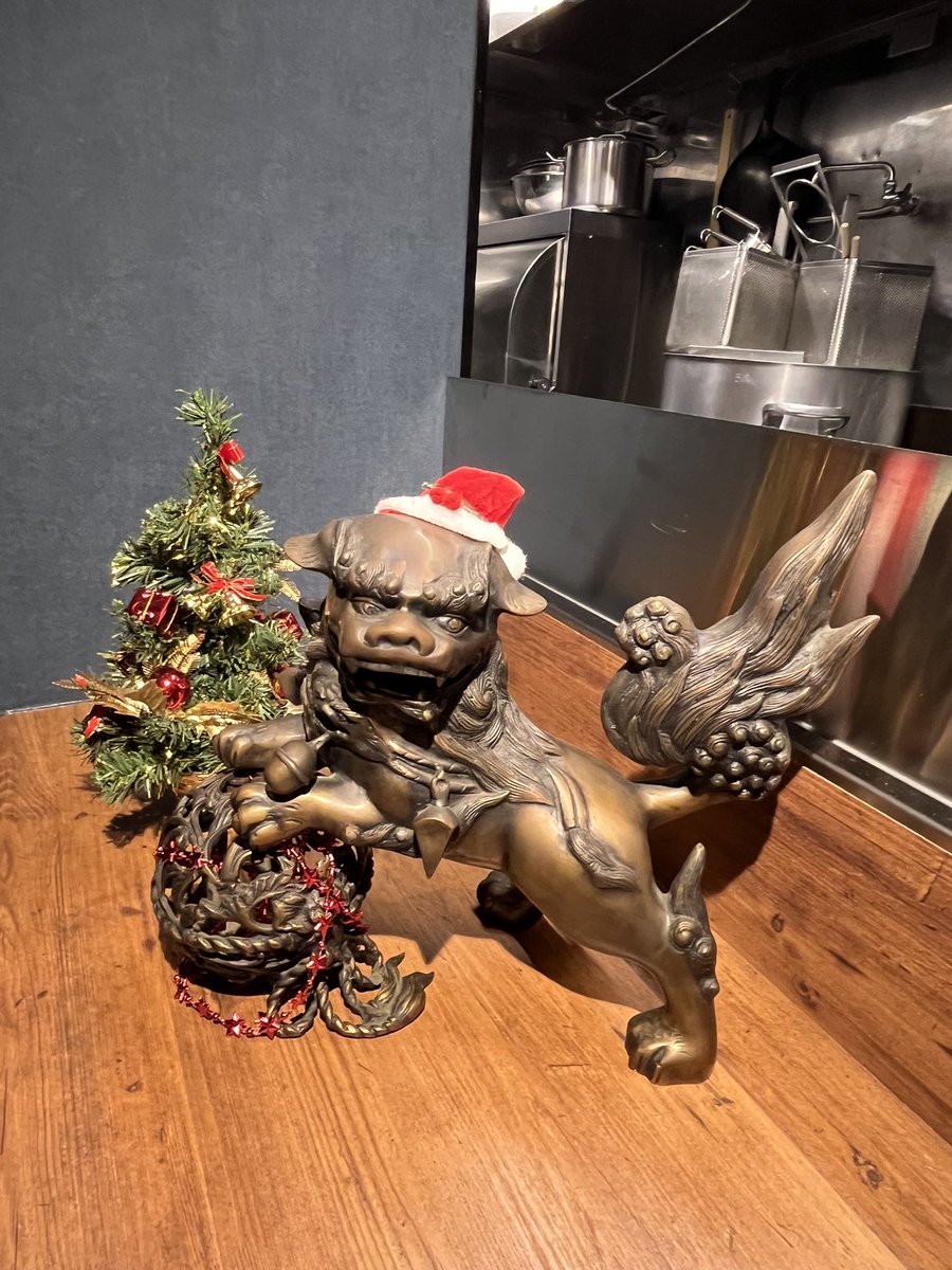 麺好獅子團です
おはようございます

若者達の一大イベント、クリスマス🎄
おじさんには無縁のイベントになりました。
ケーキの代わりにラーメン食べよっと！

11:30〜15:30
18:00〜21:00
ご来店お待ちしております🦁

#麺好獅子團
#ラーメン
#つけ麺
#カレー