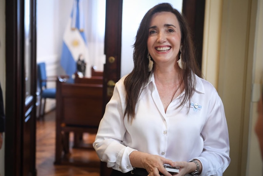 VVNoticiasX's tweet image. “Con el paso del tiempo va a haber advocaciones de todo el país; va a estar la Virgen de Itatí, va a estar Nuestra Señora del Valle de Catamarca, la Virgen de Luján, vamos a pedirle a cada provincia que tenga su representación en este lugar que es de todos”
Victoria Villarruel 🇦🇷