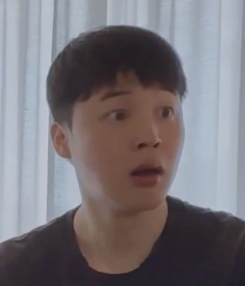 Jiminssi2199's tweet photo. It’s him . https://t.co/765SC44QN8