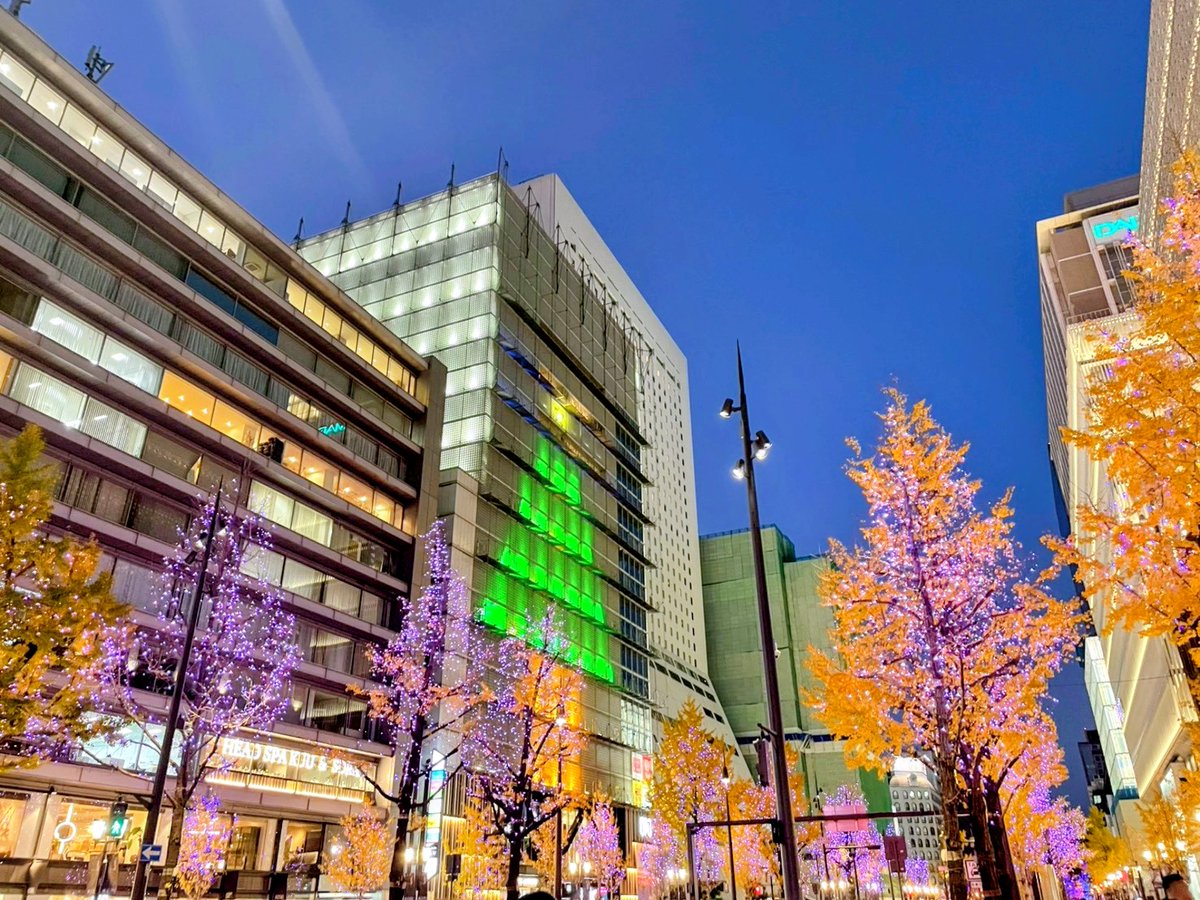 une_rose49's tweet photo. 🎄Merry Christmas✨🎄
#Japan #Osaka #Osakanight
#Winterillumination
#Nightphotography
#ColorfulLight💙✨ https://t.co/e8PK75elc0