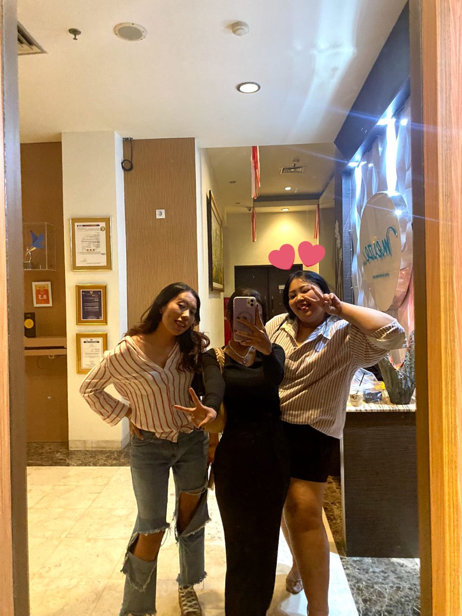 halo.anay🦋 tweet media
