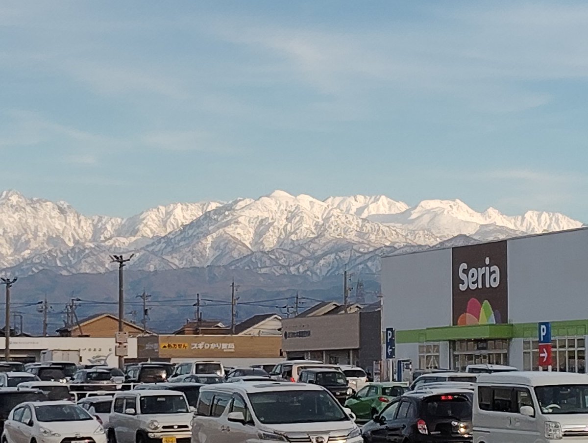 haginott's tweet photo. 昨日は立山連峰がよく見えましたよ☺️ https://t.co/T2eWyxyOft