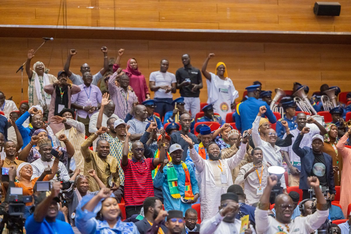 PresidenceMali's tweet photo. La 2e session ordinaire du Collège des Chefs d’État de la Confédération des États du Sahel (AES) s’est tenue ce mardi 25 décembre 2025 au CICB, sous la présidence du Général d’Armée Assimi GOÏTA, Président de la Transition du Mali et Président sortant de la Confédération. https://t.co/Sy6ejzmXGC