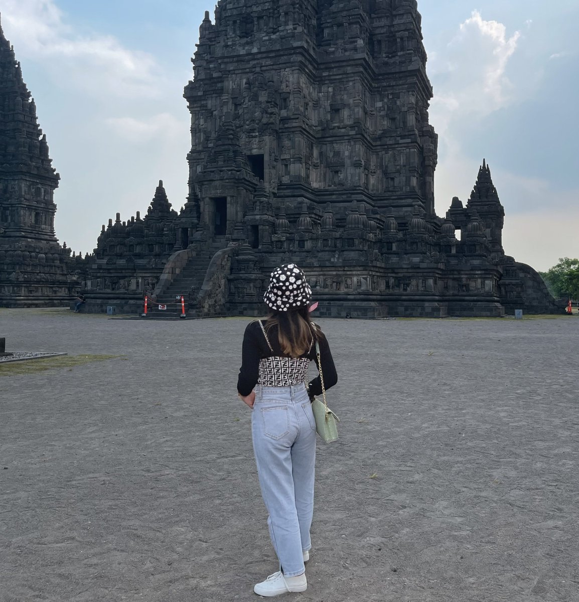 chipicala's tweet image. i miss the old me who said yes to every impulsive invitation:( 

(no plans, just book a flight and have fun)