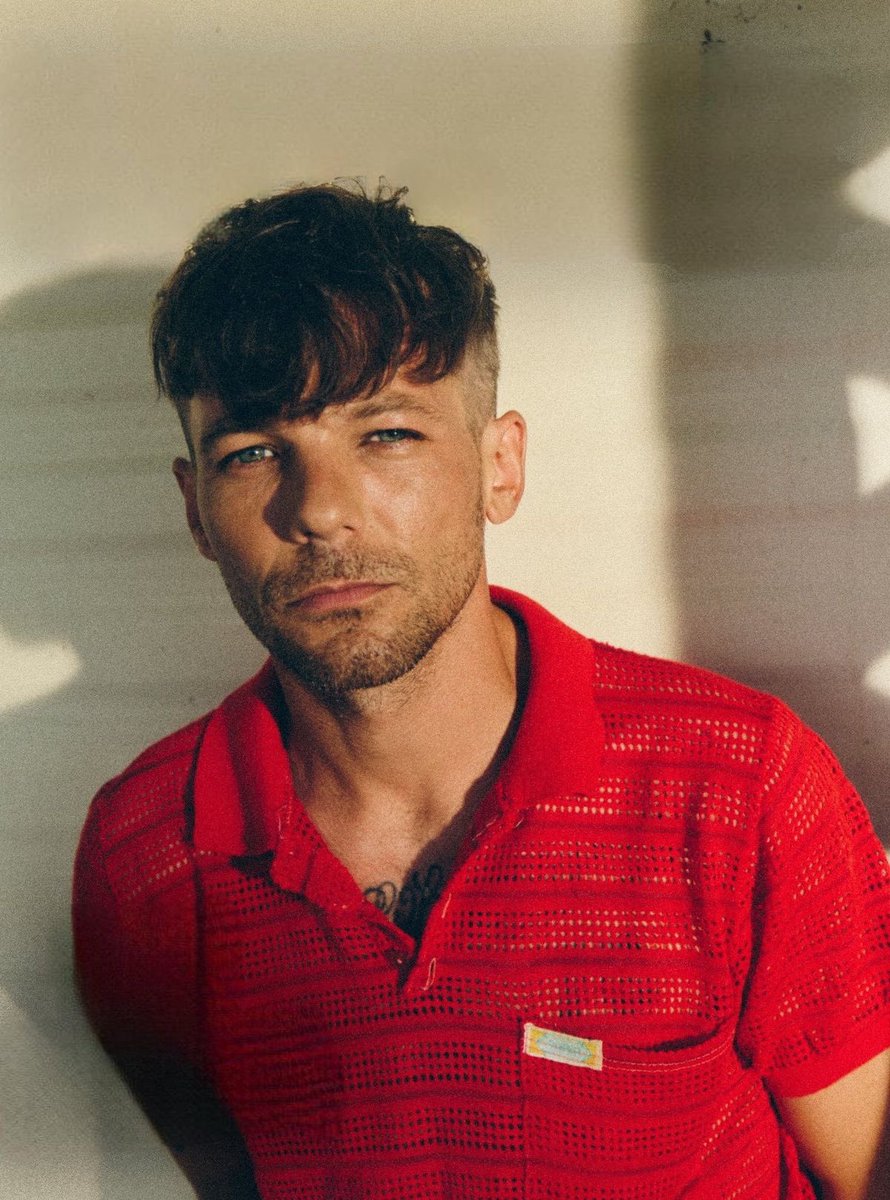 LTWorldUpdates's tweet photo. Happy 34th Birthday to @Louis_Tomlinson
Singer, songwriter, musician, entrepreneur, mentor, festival owner, fashion founder, philanthropist, and devoted father.
Thank you for the music, the inspiration, and your heart.
So proud of you, today and always. 💙
#HappyBirthdayLouis https://t.co/4hpcEl9dz1