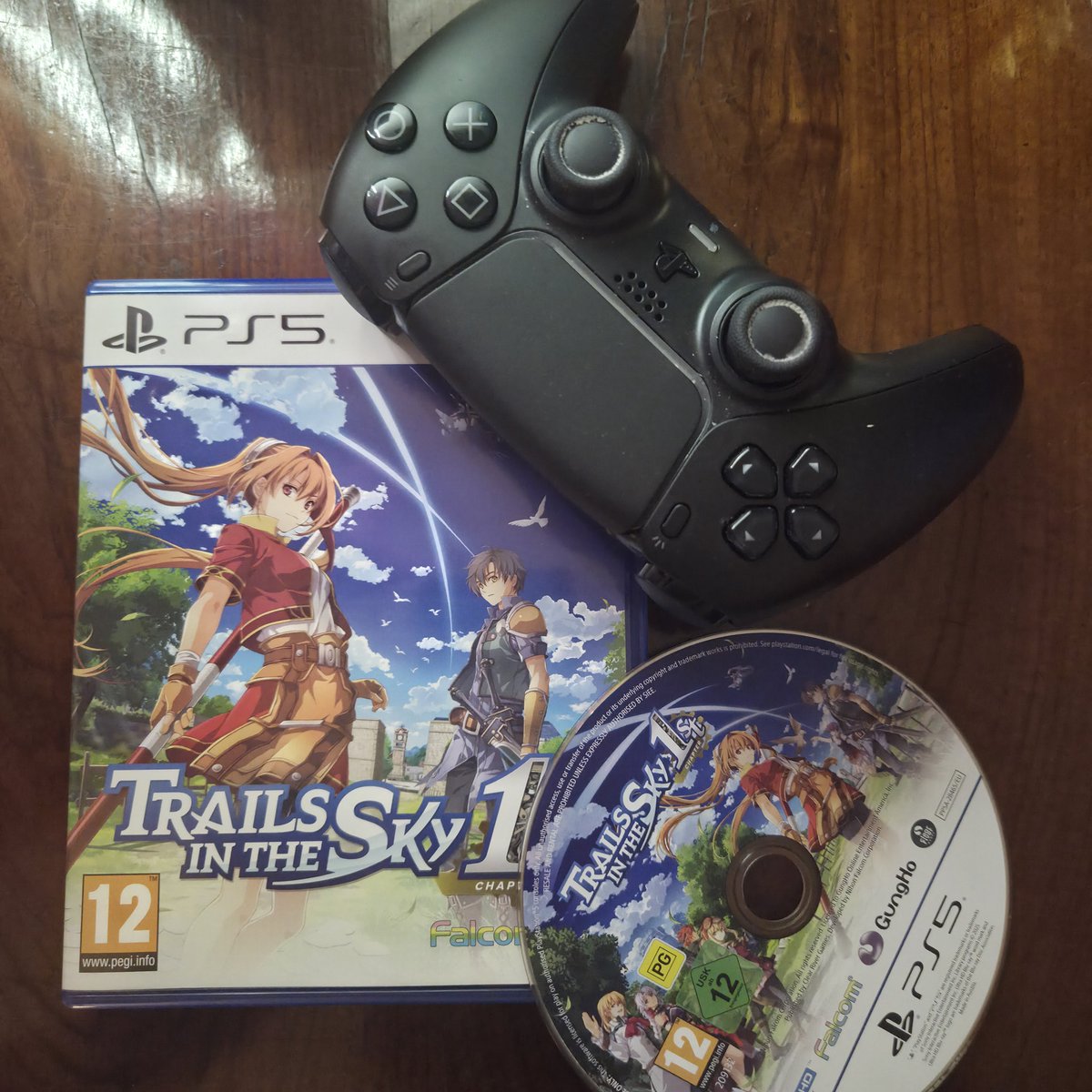 jcollrod's tweet photo. Trails in the Sky 1st Chapter (PS5 - 23/11/2025)
Tenía ganas de entrar en esta saga y este remake es perfecto
Bonito, dos sistemas de combates (activo y por turnos), personajes carismaticos y una trama típica anime
El mundo que plantea es muy interesantes.
#Trails1stChapter #PS5 https://t.co/3Wpd3KlNAw