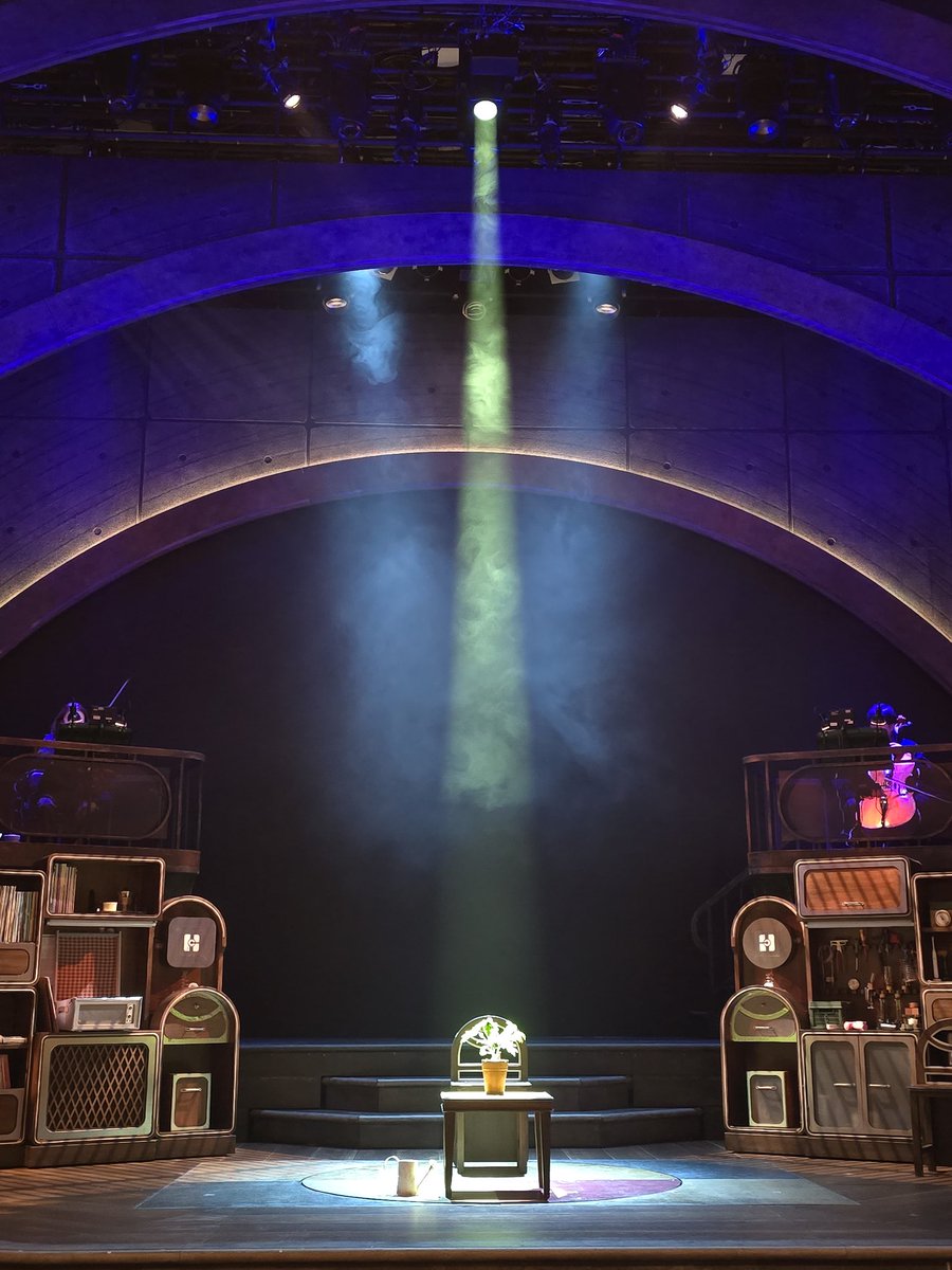 2025.12.23
두산아트센터 연강홀
어쩌면 해피엔딩 자5