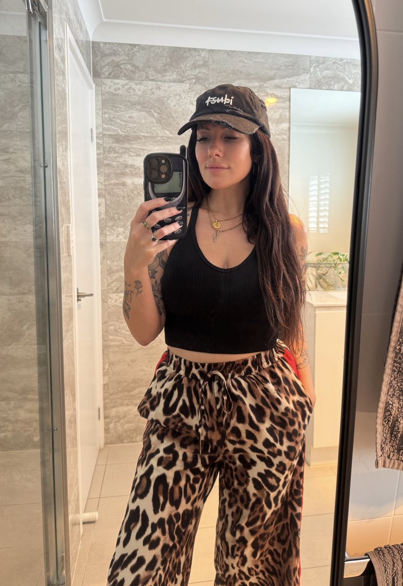 carly_electric's tweet image. Time for a Bloody Mary, to salute Jesus’s mum who died &amp;amp; became a tomato based alcoholic bev. Thank you for your service 🫡