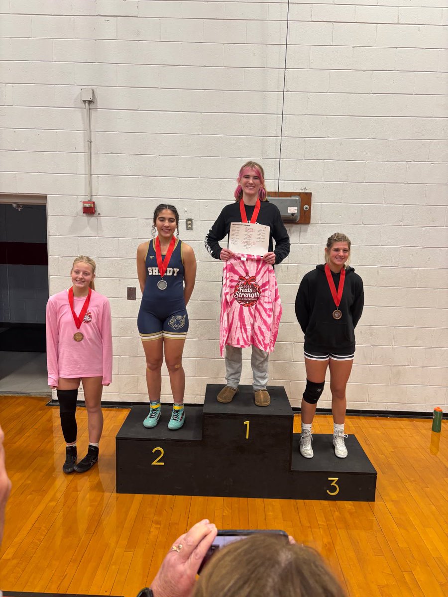 LBHS_AD's tweet image. Congratulations to Coach Paul Craft &amp;amp; the @LBHS_Cavaliers wrestling program! They hosted the Feats of Strength Wrestling Tournament, the first in many years! Congratulations to our 2 Champions Serenity Shearer and Jasmin Andrade! @CoachLB @CavFoundation