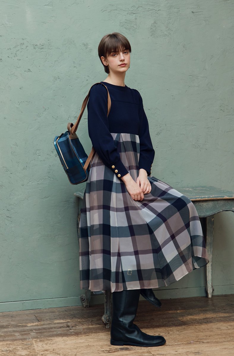 ロングスリーブにアップデートした新作のワンピース。さっそくご好評