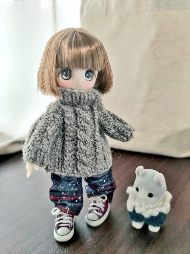 今日はスニーカーにデニムで王道カジュアルなルルさんでおはようござい