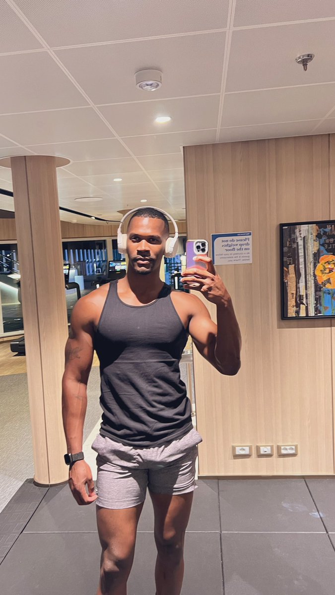 assisivof's tweet image. Coé Natalina,
Sem sorrisinho.