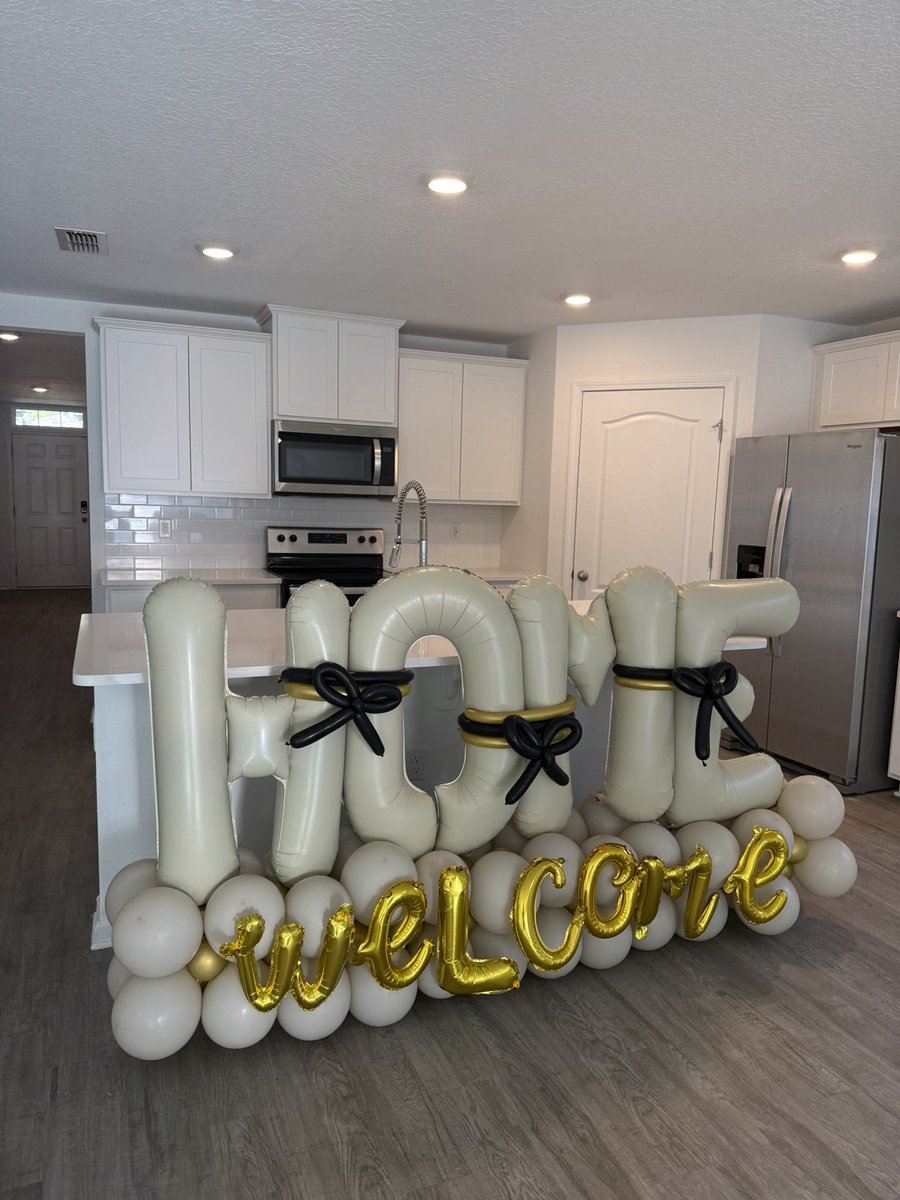 dlathesis's tweet image. Feeling so blessed to start this new chapter in our lives,all thanks to my man.👩🏽‍❤️‍👨🏽🏡
#putup #newhouse #blessed