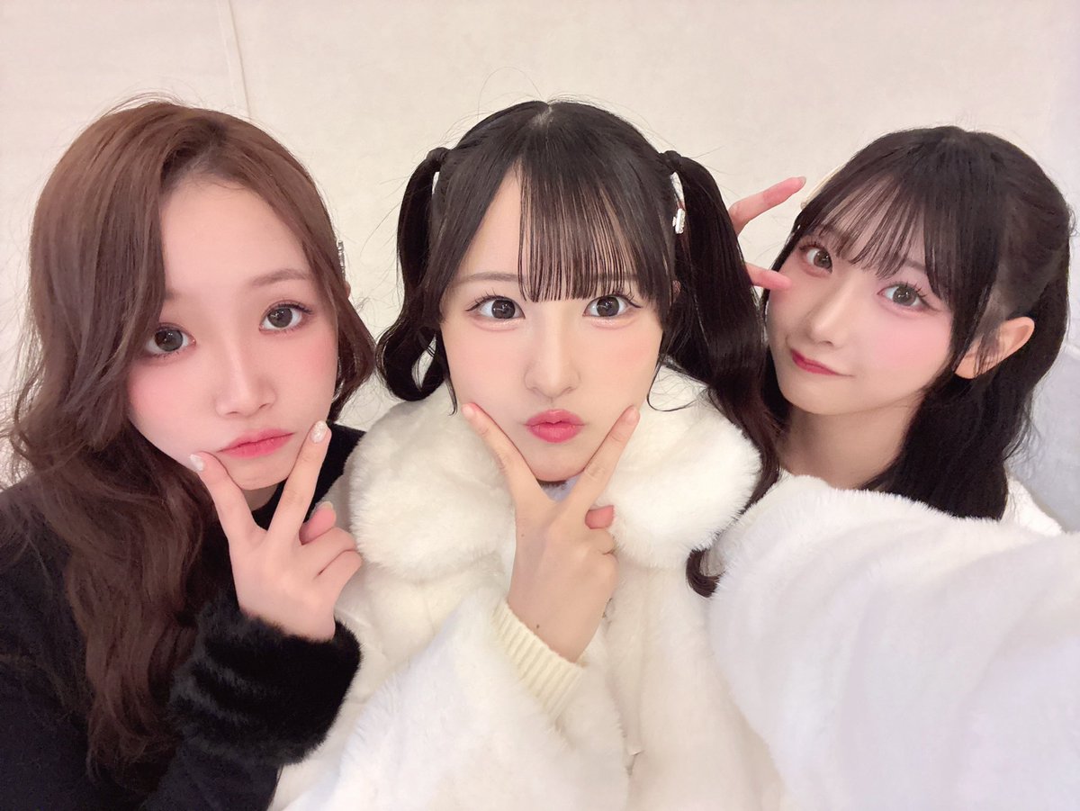 おはようございます！ もこもこ㌠💛🤍🧡 今日はクリスマスイブ