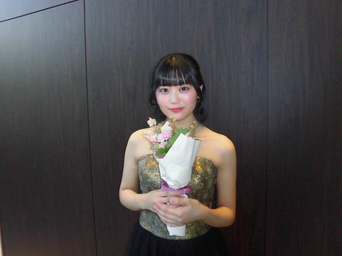 vc_mra's tweet photo. 先日卒業試験でした

今の自分らしく、素直に音楽と向き合うことができた一日でした。

日々愛情深くご指導くださった先生方、共に音楽を共有してくれた友人、そして、どんな時も変わらず支えてくれた家族に、心から感謝しています！ https://t.co/ANPQAyL3VJ