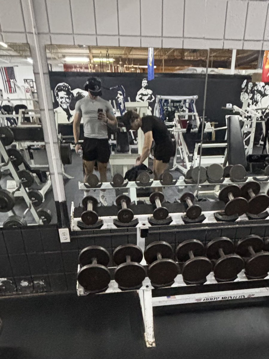 TheGavinDufour's tweet image. Great lift with my brother @LukeButchka 
Christmas time can be really easy to feed into the treats and can be all cozy.. that’s where discipline is tested most! Another day blessed to get after it💯
#recommit