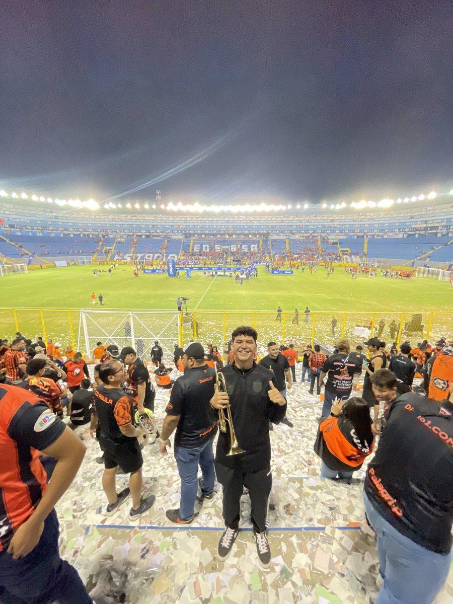 Luis tweet media