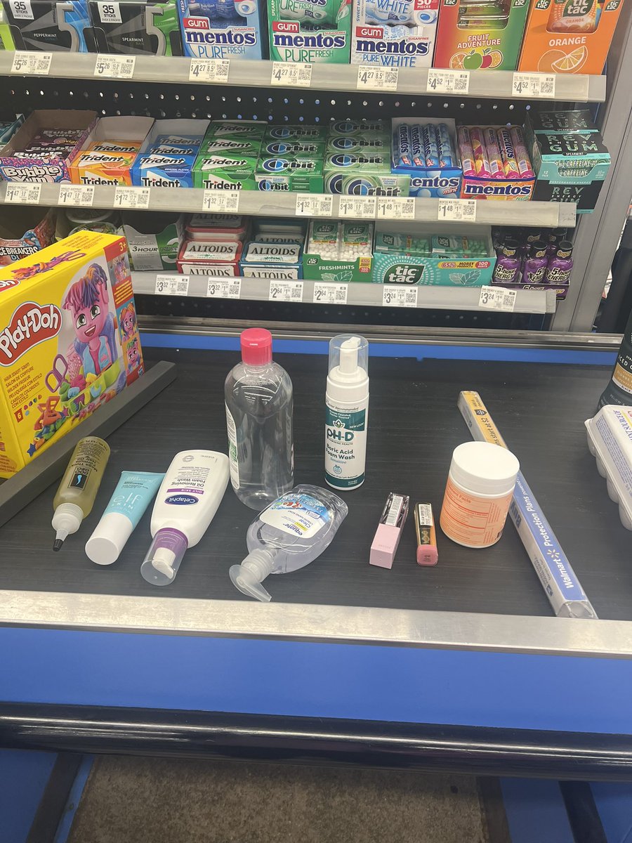 GALNIFFACENT's tweet image. ts cost 99 dollars yall should i just die