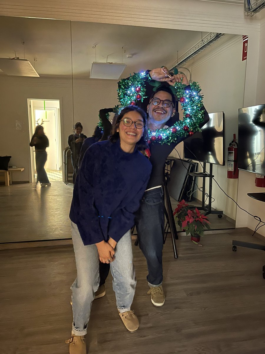 Amo que me inviten a sus posadas.
Síganlo haciendo. 
Prometo levantar sus eventos!