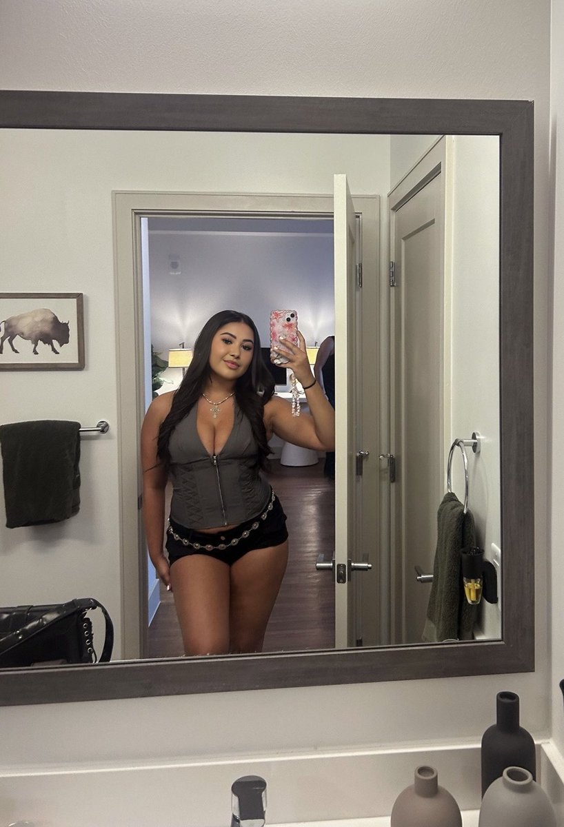 roxyjulez's tweet image. My two favs from this year &amp;gt;.&amp;lt;