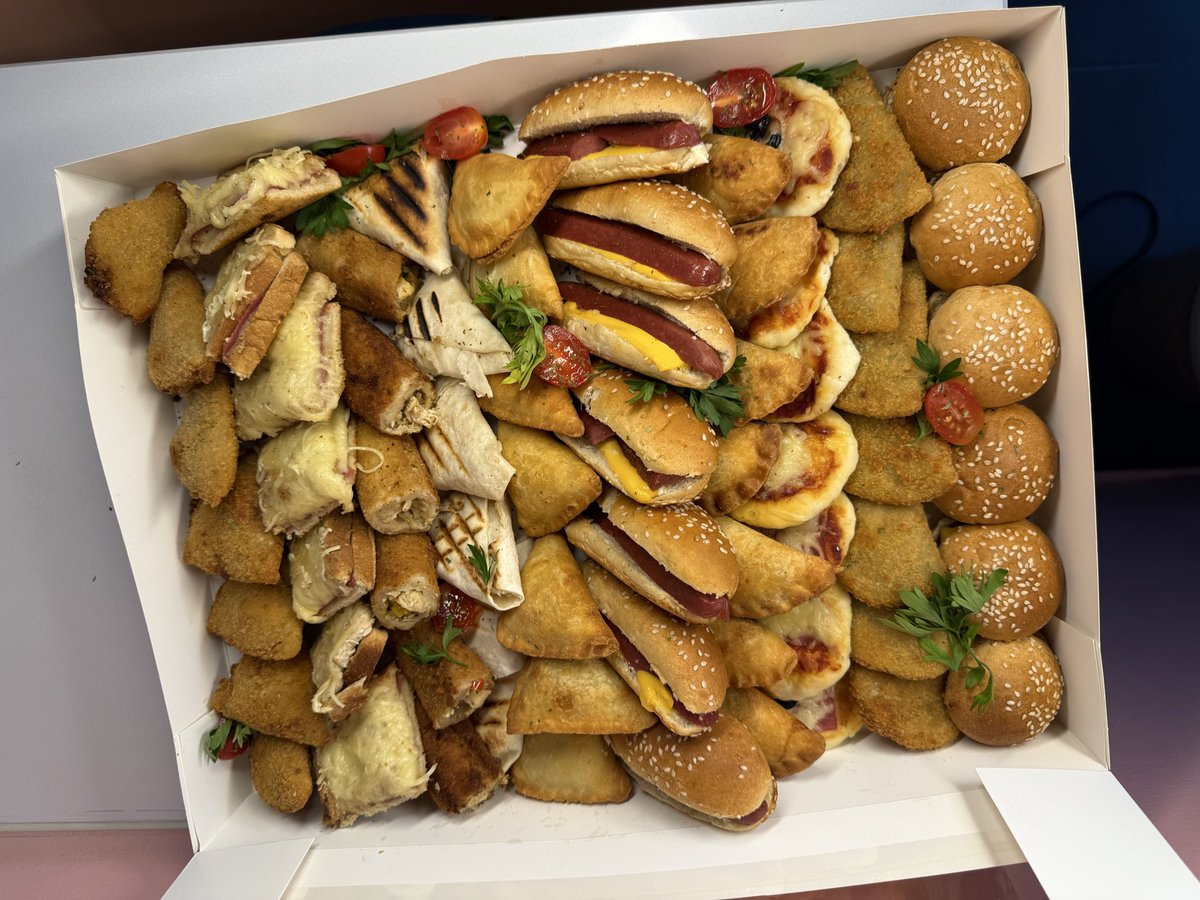 Si vous cherchez des plateaux de salés pour le 24 et 25 nous sommes la🤧💃🏿😍