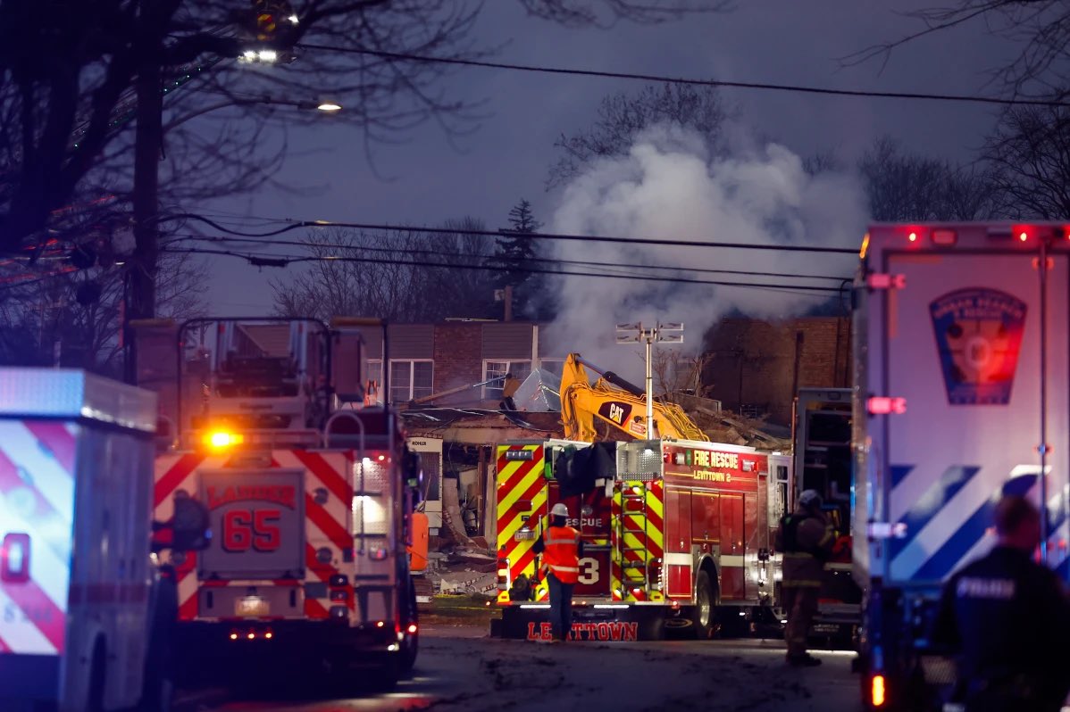 QCTLKNews's tweet image. 💥 Tragedy in Bristol Township: A powerful explosion at Bristol Health &amp;amp; Rehab Center kills at least 2, collapses part of the building, and leaves people trapped inside. 

Rescue efforts are ongoing. 

#BreakingNews #Philadelphia #BristolPA  #Explosion
