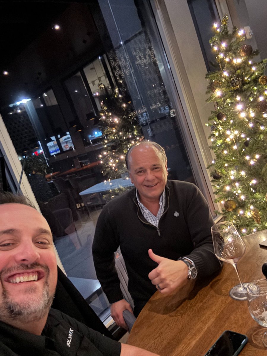 canadianenergy's tweet photo. Celebrating the season with our Toronto team 🎄

Wishing everyone a happy and restful holiday! https://t.co/KlneAGvzWk