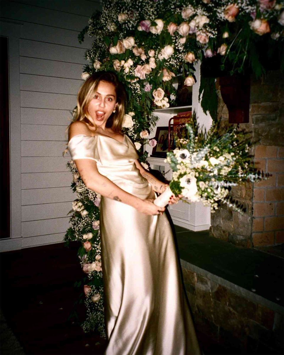 miley cyrus archive tweet media