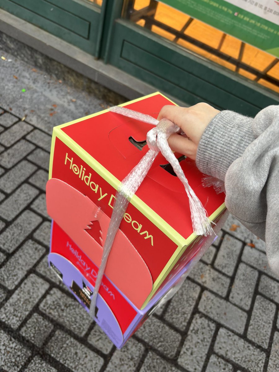 연말 케이크 관련 SNS 이미지