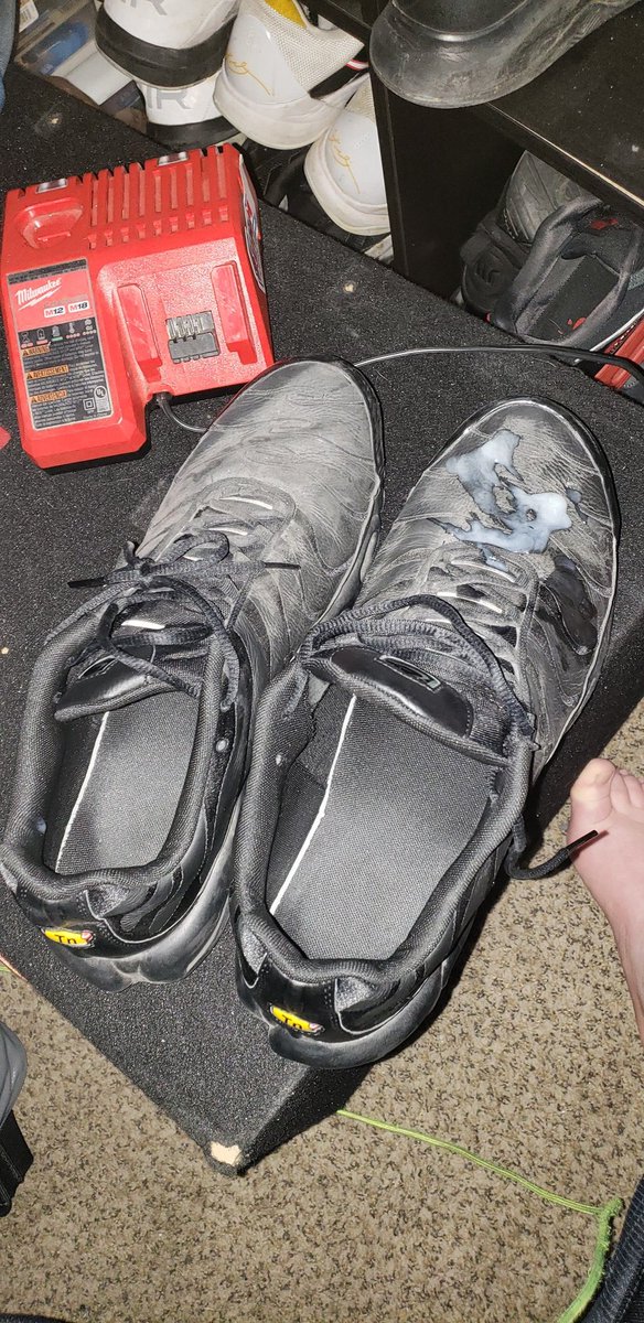 bigfeetlover tweet media