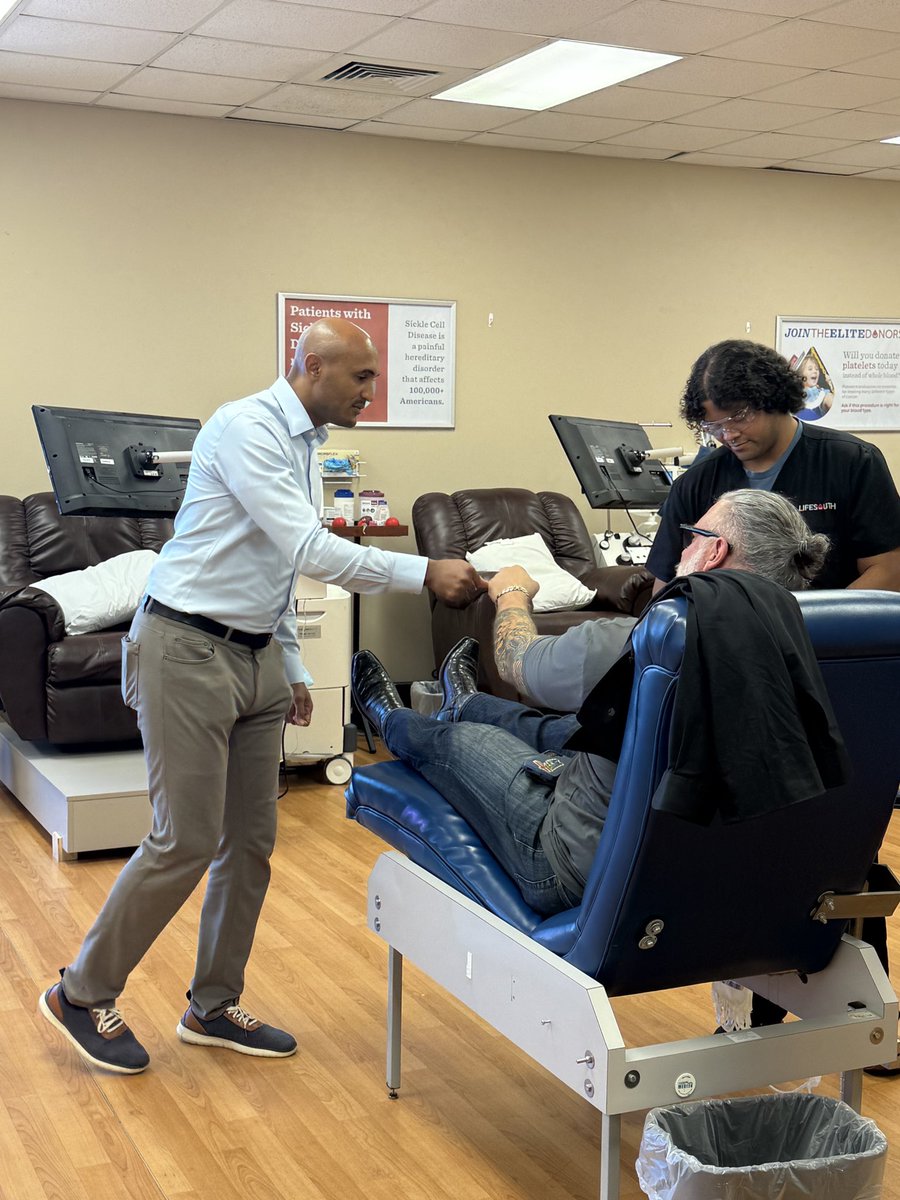 repscfigures's tweet image. As a freshman Congressman, I’ve had the chance to travel across Alabama’s 2nd District and meet the incredible people who make this district great. I’ve seen their dedication and kindness everywhere, from Phenix City to Montgomery to Mobile. 

This holiday season, I’m truly…